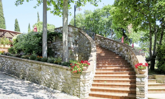 Santa Luce Apartment | Cosy apartment for 5 people with WIFI, pool, TV, terrace and pets allowed