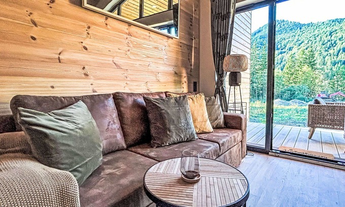 Fischbachau House | Cosy apartment in villa for 5 guests with A/C, TV and terrace