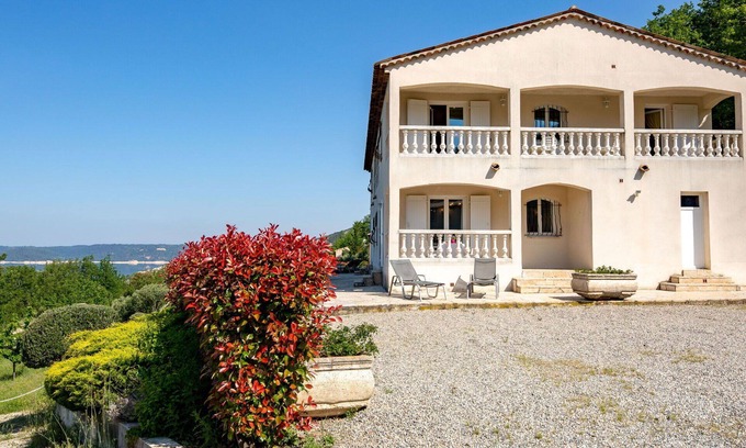 Bauduen Villa | Cosy apartment in villa for 6 people with WIFI, TV, terrace, pets allowed and panoramic view