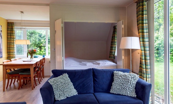 Municipality of Dalfsen House | Cosy apartment in villa for 6 people with WIFI, pool, TV and terrace