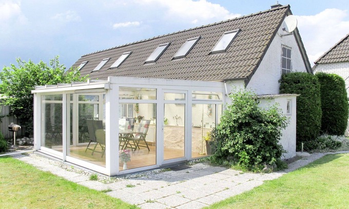 Verchen House | Cosy apartment in villa for 4 guests with WIFI, TV, patio and pets allowed