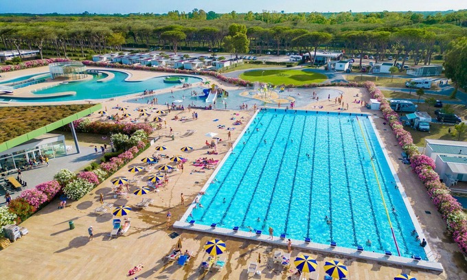 Zona XXXIV Casal Palocco House | Cosy apartment in villa for 4 people with WIFI, pool, A/C, TV, terrace and pets allowed