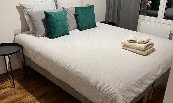 Aubervilliers Apartment | Cosy apartment next to metro 7