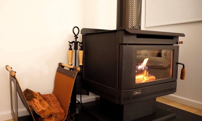 Ocean Grove House | Cosy Coastal Cottage - Pet Friendly - Wood fire