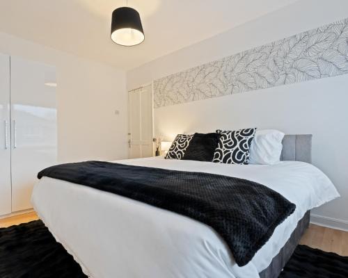 Birmingham Villa | Cosy Contractor house 3 bed rooms Birmingham B23 FREE PARKING & WiFi