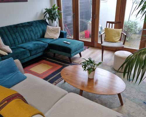 Ewell House | Cosy Cottage in Heart of Village