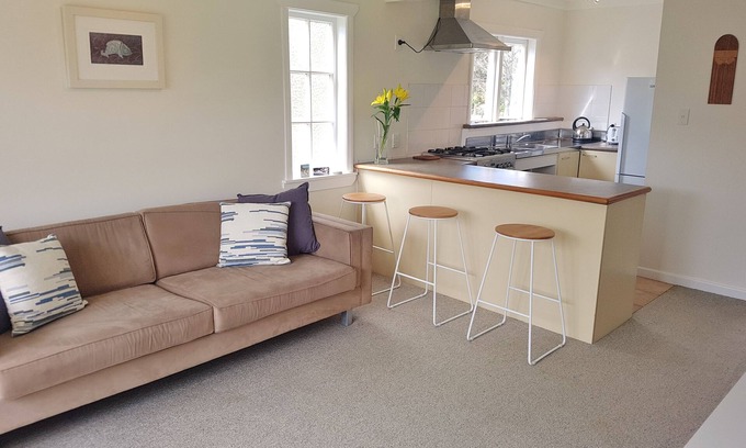 Lower Kaimai Cottage | Cosy farm cottage with fantastic view and easy access to local amenities