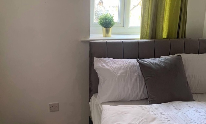 Grays Apartment | Cosy flat behind a Creek Beach in Gray's
