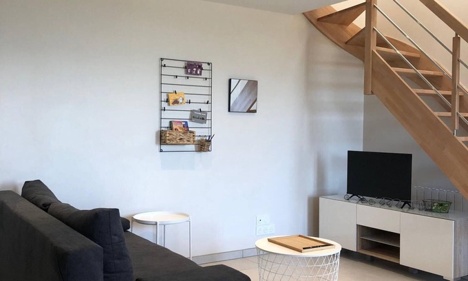 Saint-Quentin-sur-le-Homme Apartment | Cosy gîte near Mont Saint Michel