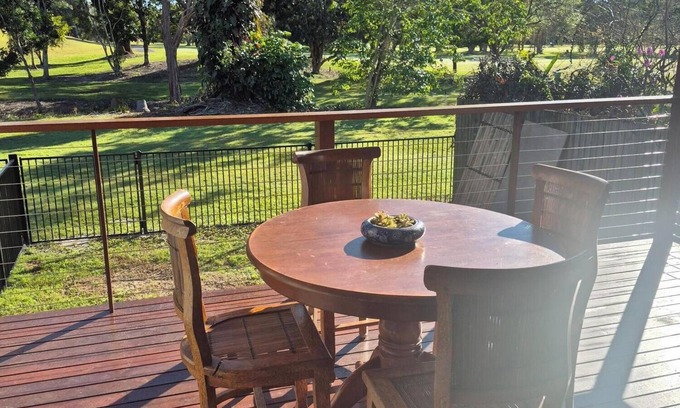 Ocean Shores Cabin | Cosy Guesthouse "Seventh Heaven" on the 7th fairway of Ocean Shores Golf Club