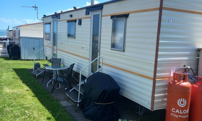 Sheerness House | Cosy Happy Holiday Home in Sheerness