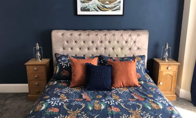 Bournemouth House | Cosy home from home with garden & parking - family & pet-friendly