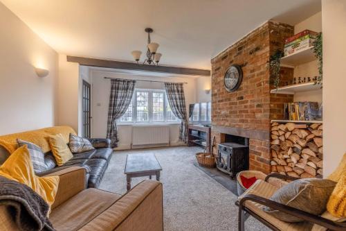 Bray on Thames House | COSY HOME NEAR DORNEY, WINDSOR & Free Parking