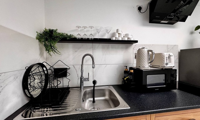 Richmond-upon-Thames Apartment | cosy large one-bedroom for business travellers