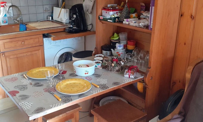 Samoens Apartment | Cosy large studio 30m² balcony south view 3 persons parking 5mn station