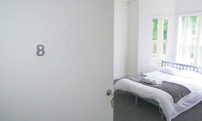 Leamington Spa Apartment | Cosy & Modern Studio Apart-Hotel w/amenities and great location!