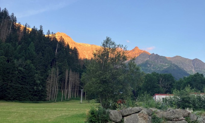 Les Contamines-Montjoie Apartment | Cosy nest (T3) in a quiet location overlooking the Aiguille de la Bérangère.