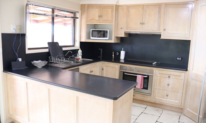 North Tamworth House | Cosy private home close to all facilities in town.