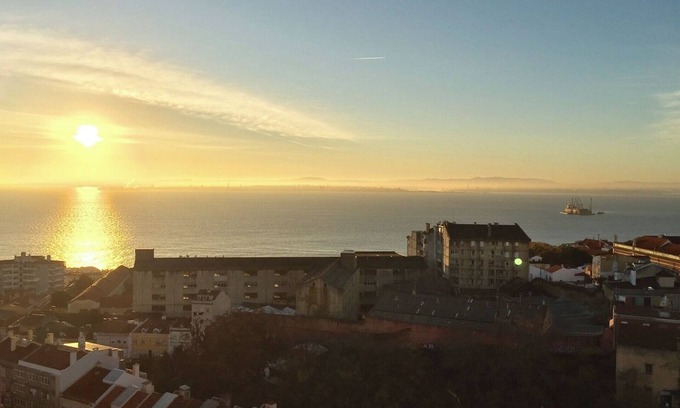 Alfama Apartment | Cosy River View Flat