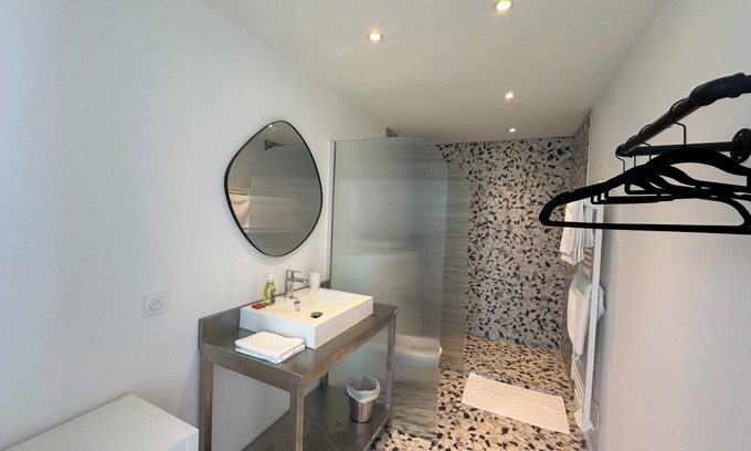 Le Bouscat Apartment | Cosy Room 1