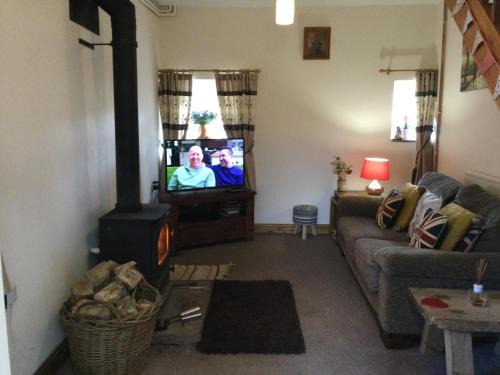 Longnor Apartment | Cosy Rural Cottage Peak District, Pets Welcome