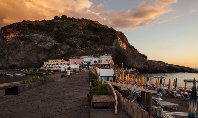 Sant'Angelo Apartment | Cosy studio with sea view.