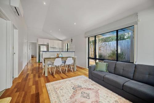 Ocean Grove House | Cosy Turtle Seascape