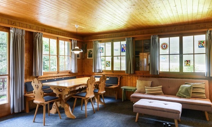 Soerenberg Ski Chalet | Cosy, warm interior with wood