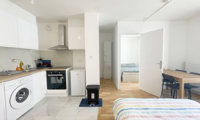 Asnieres-sur-Seine Apartment | Cosy, Wi-fi, Clean, Transport, Asnières, Neuf !