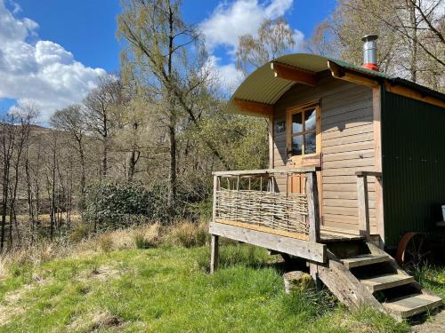 Saint John's Town of Dalry House | Cosy woodland off grid Shepherds Hut - Hazel