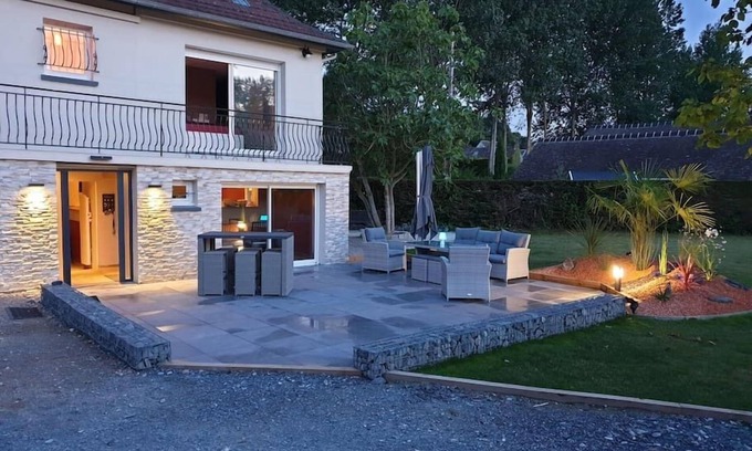 Ver-sur-Mer House | Côté Mer - Private garden 200m from the beach