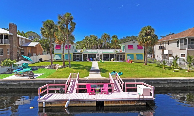 Port Richey Apartment | Cotee River Tiki Hut