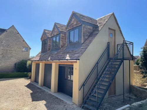 Cirencester Apartment | Cotswold self-catering apartment