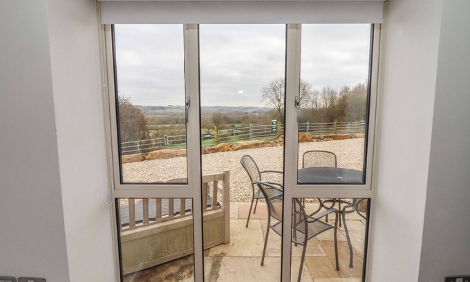 Bishop's Cleeve Cottage | Cotswold View