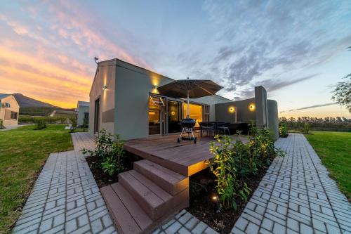 Simondium Ski Chalet | Cottage 2 - Leo Sky Farm