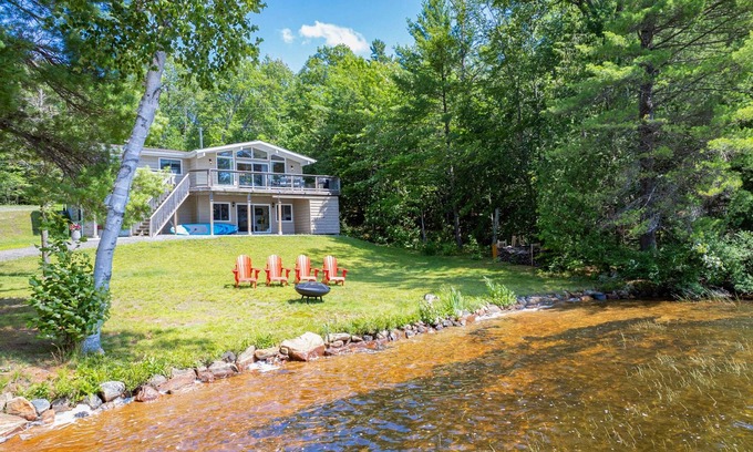 Seguin House | Cottage #479 Little Whitefish Lake