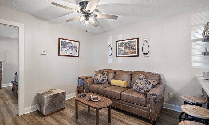 Ridgeland Cottage | Cottage 7 - Last Resort