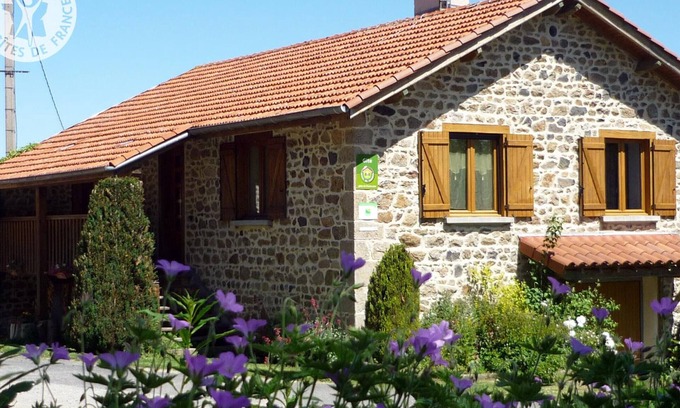 Sauvain Cottage | Cottage for 6 with fireplace in Hautes Chaumes