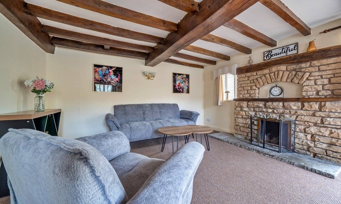 Bridgnorth Cottage | Cottage in Bridgnorth with Hot Tub & Garden