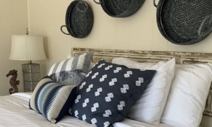 Rehoboth Beach Hotel | Cottage King Room at Ocean Glass Inn | with Free Breakfast and Parking