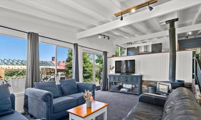 Armidale House | Cottage on Mossman, TOP NOTCH