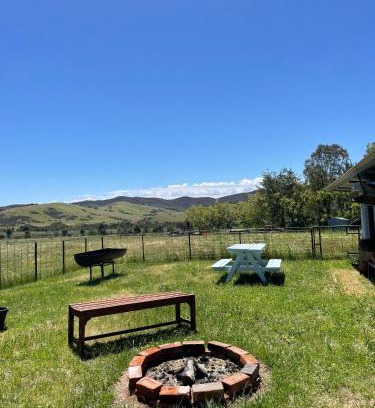 Yass River Apartment | Cottage on Yass River Farm - Pet & Horse Friendly - Ideal Road-Trip Stopover