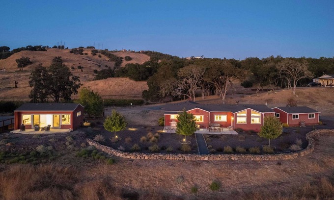 Santa Rosa House | Cottage Retreat at Paradise Ridge by Kohmsa