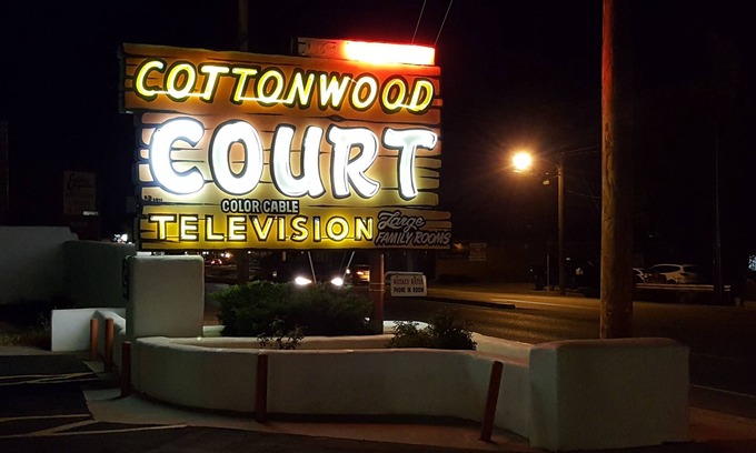 Southside Hotel | Cottonwood Court Motel