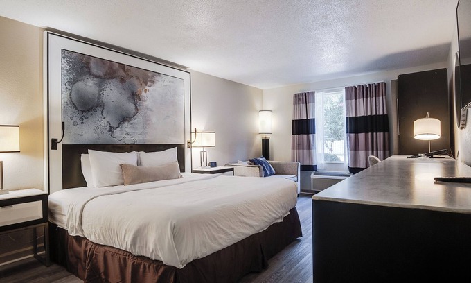 Pooler Hotel | Cottonwood Suites Savannah Hotel & Conference Center