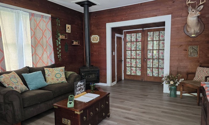 Pine Level Other | Country Charm Cottage - 2br Wifi close to interstate!