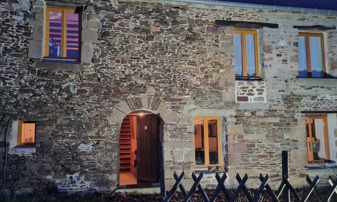 Menil-Hubert-sur-Orne House | Country gite in Suisse Normande leisure, fishing, paragliding, hiking, cycling