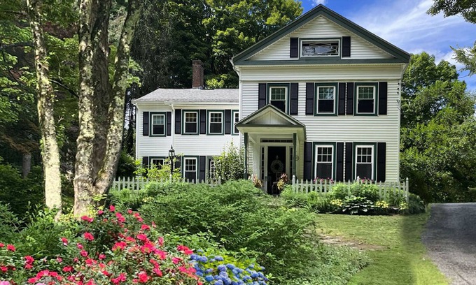 East Hampton House | Country getaway in 2 family home, huge yard & grounds, minutes from lakes & more