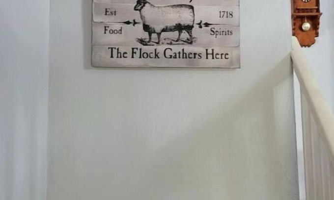 Fleming House | Country Getaway