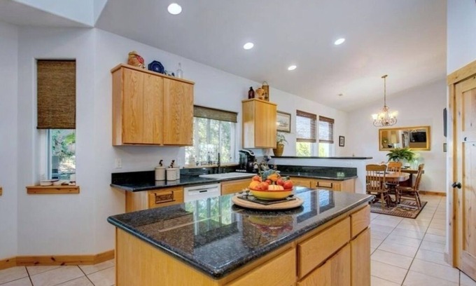 Highland House | Country home for the Family!